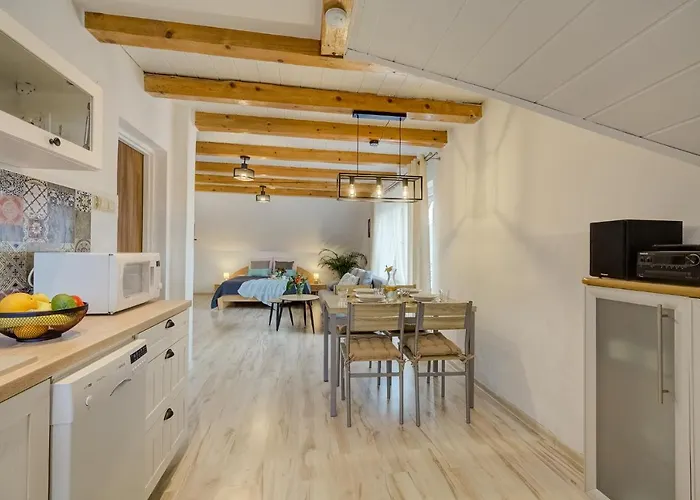 Alloggio in famiglia Goscinne Mena *